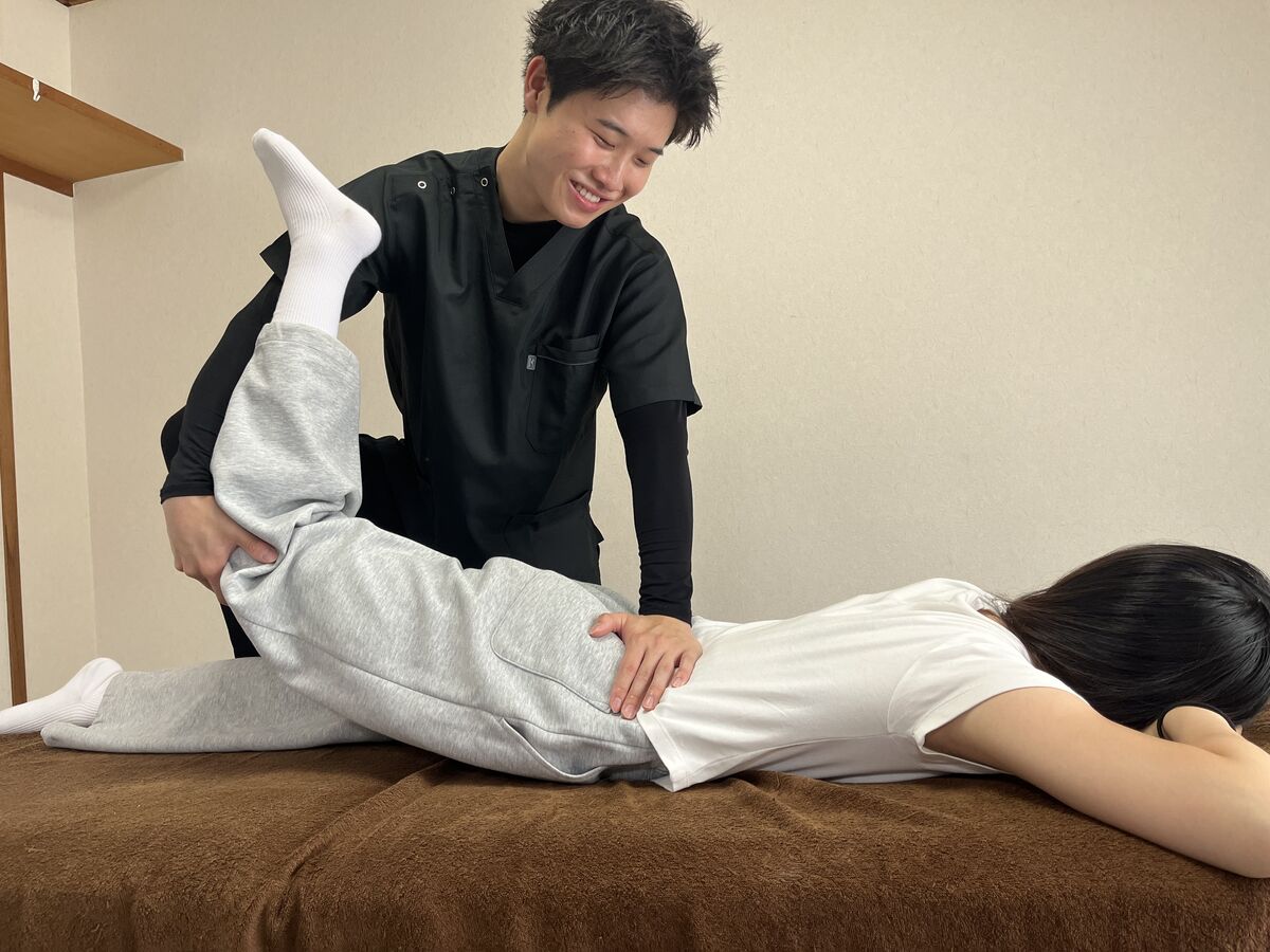 下肢のストレッチ施術